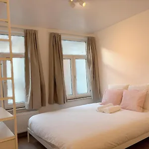 bennys-rooms-brussels-city-centre.brusselshotelsbook.com/