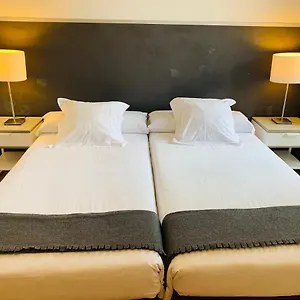 aptbcn-super-balmes-guest-house.catalonia-hotels.com/